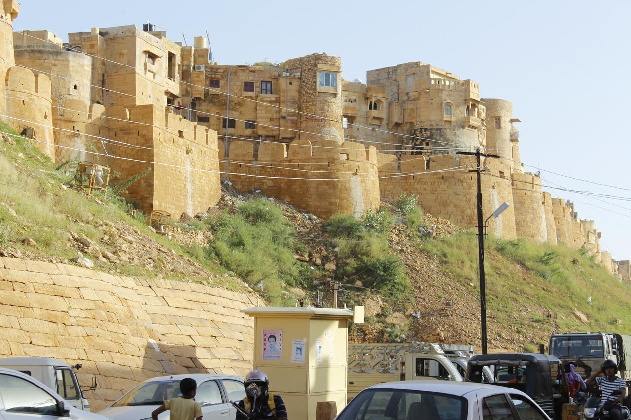 Hotel Vrinda Palace Jaisalmer Bagian luar foto
