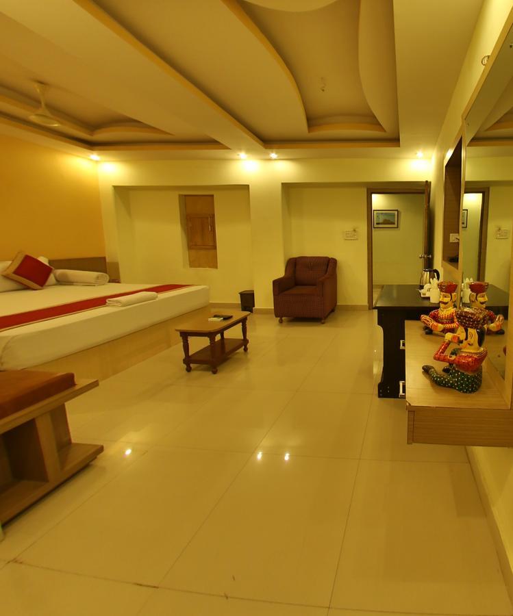 Hotel Vrinda Palace Jaisalmer Bagian luar foto