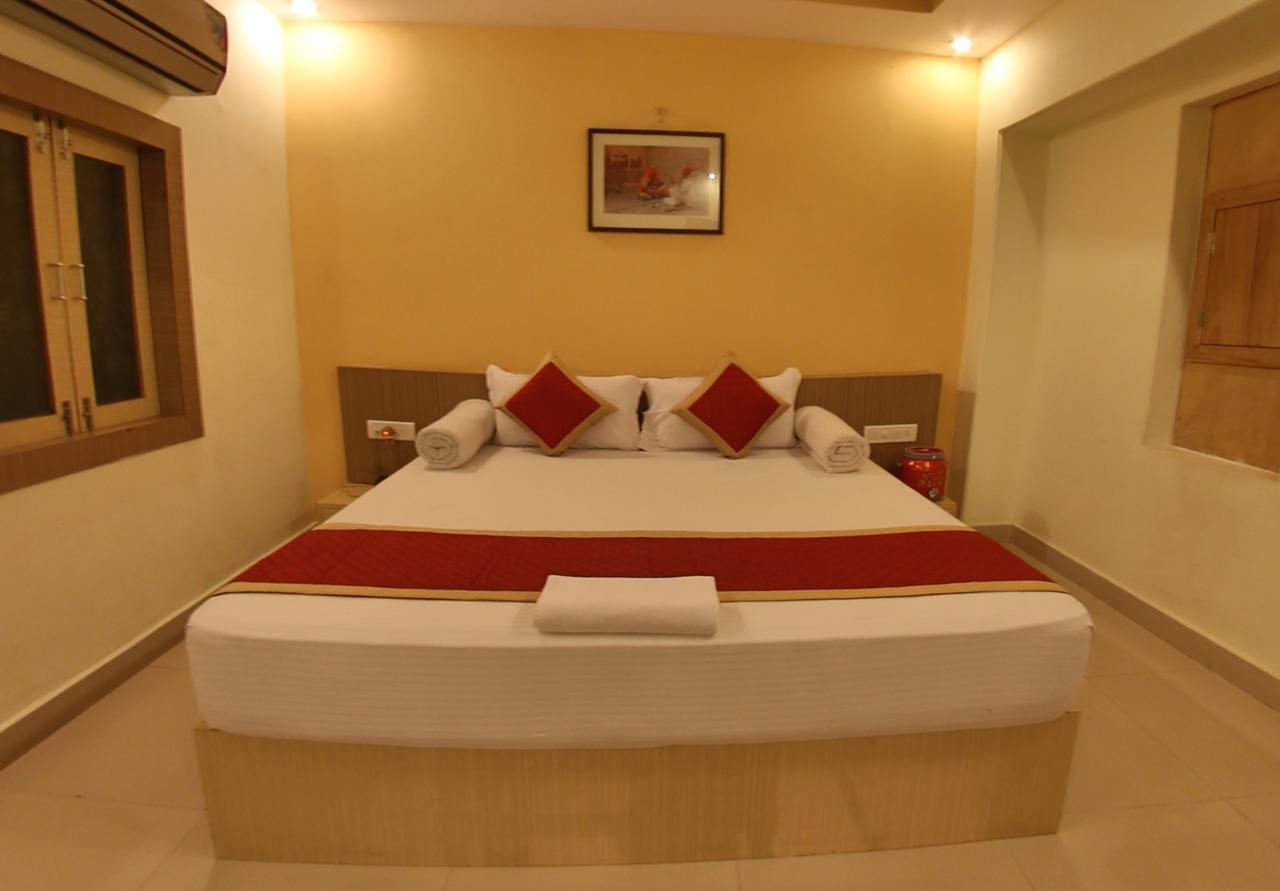 Hotel Vrinda Palace Jaisalmer Bagian luar foto