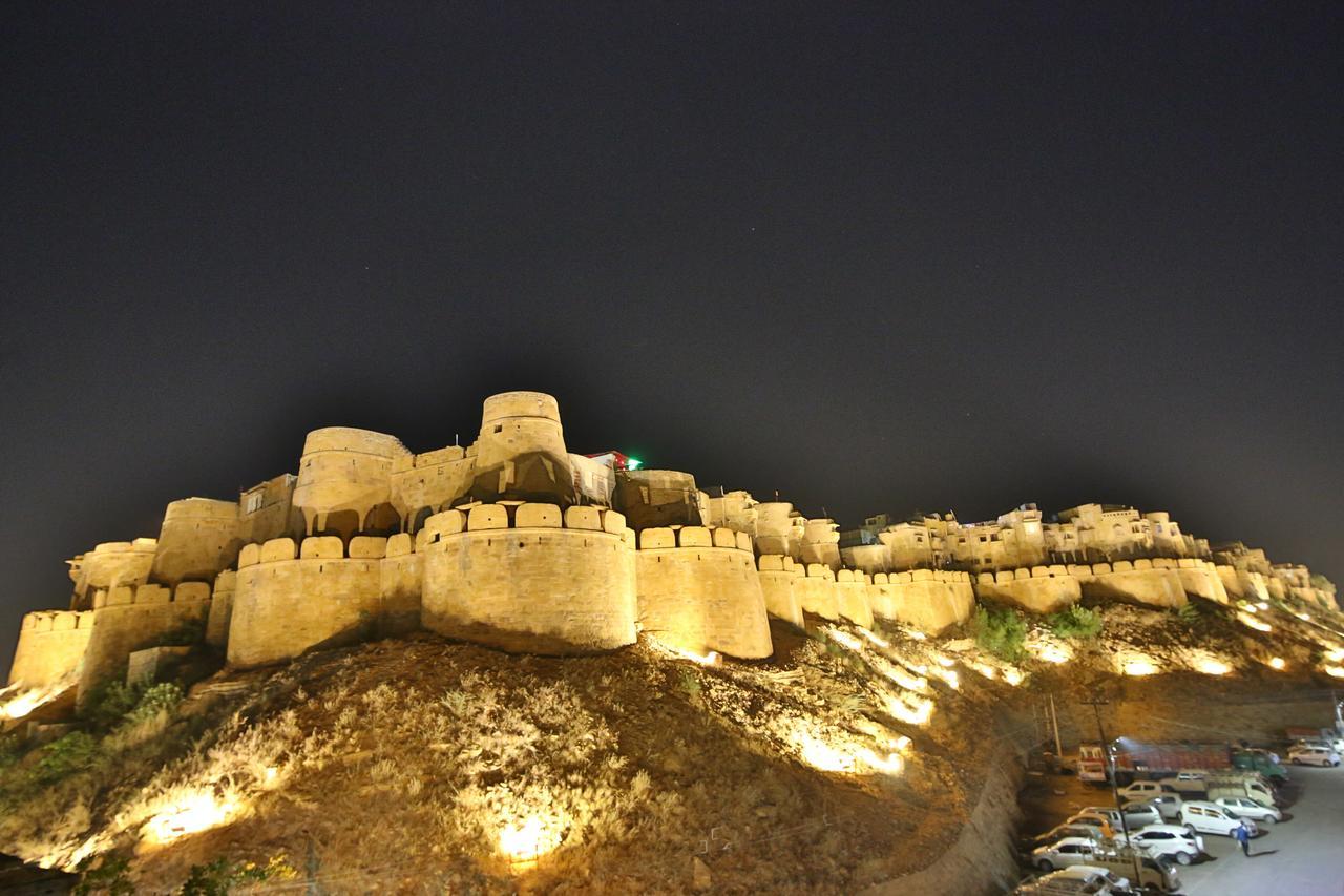 Hotel Vrinda Palace Jaisalmer Bagian luar foto